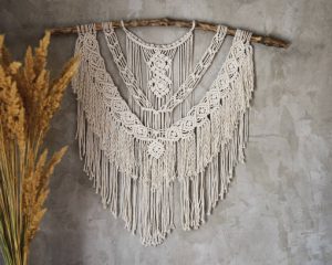 Comment réaliser une tenture murale en tissage en décoration bohème macramé ?