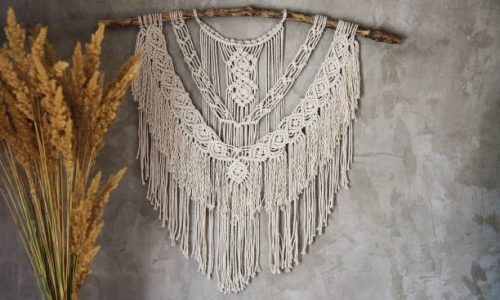 Comment réaliser une tenture murale en tissage en décoration bohème macramé ?