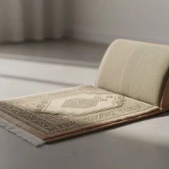 Innovation et confort : découvrez le tapis de prière avec dossier
